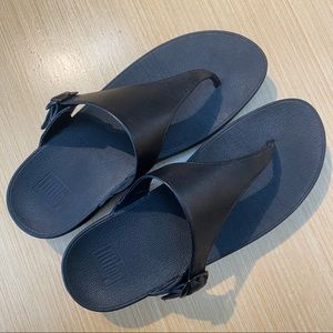 Fitflop LULU Leather Toe-Post black Sandals